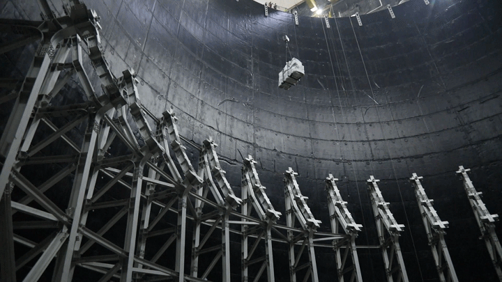 直击现场探访开平地下700米的神秘实验室