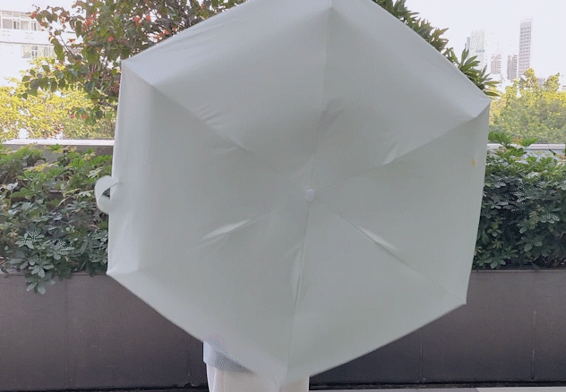 揣兜走的"手掌"伞,比手机还轻,专治懒得带伞!