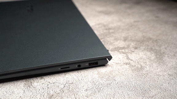 四两拨千斤华硕灵耀x凌锋一台只有950克的实力轻薄本