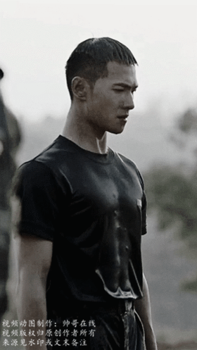 特种兵燕破岳肌肉线条上热搜军艺校草杨洋被官媒点名表扬军旅文走出来