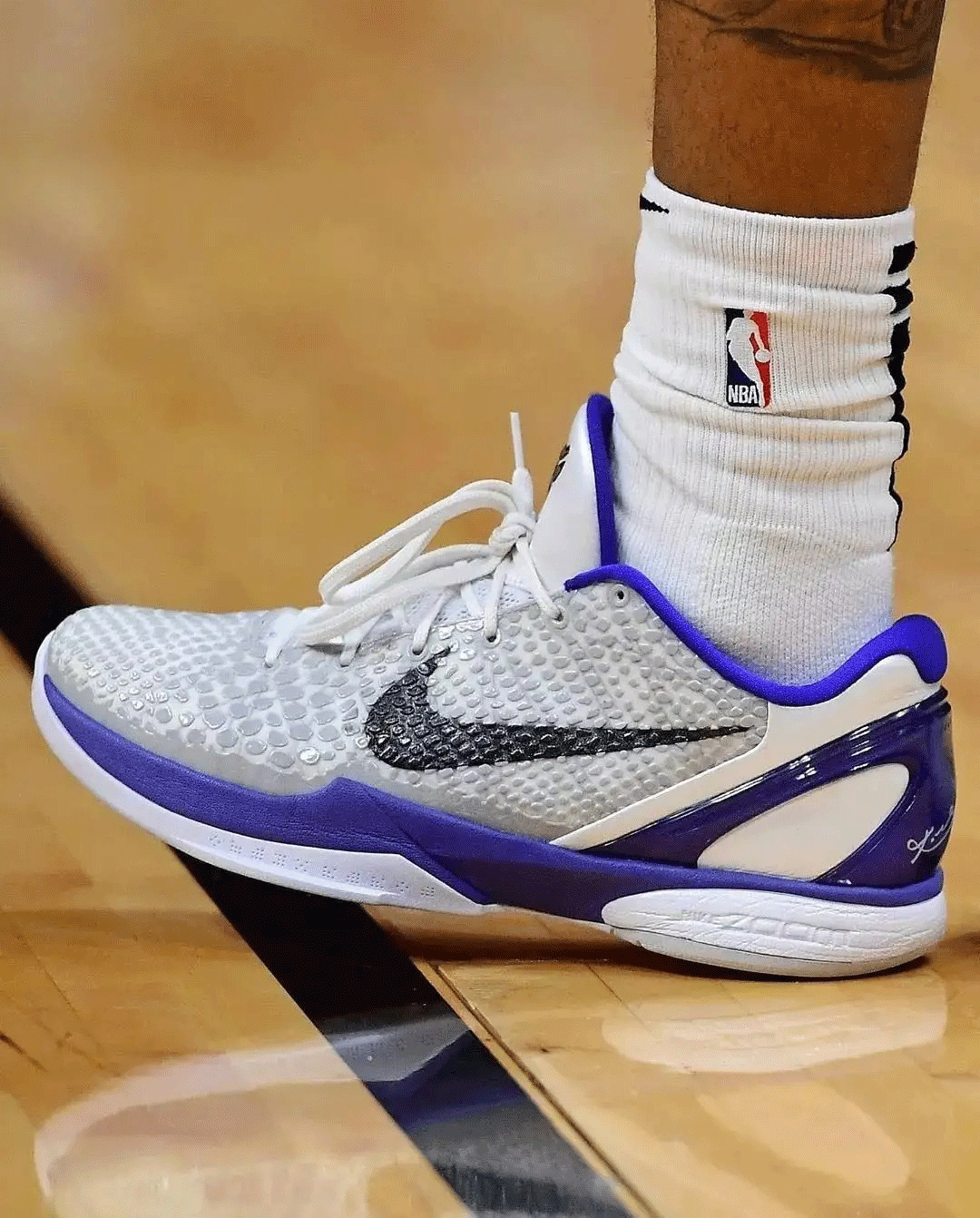 "康扣"配色 aj 正代又双叒回归了!