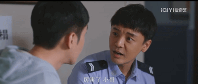 虽然看起来比以前瘦不少,可表情活泼自然,人虽然闹腾却不胡来,看着就