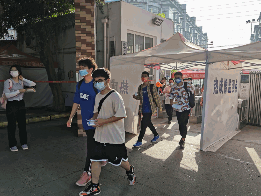 资中6137名考生奔赴"战场"