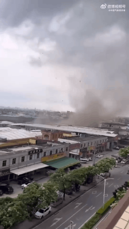 南海再现龙卷风台风暹芭逼近佛山气象台提醒