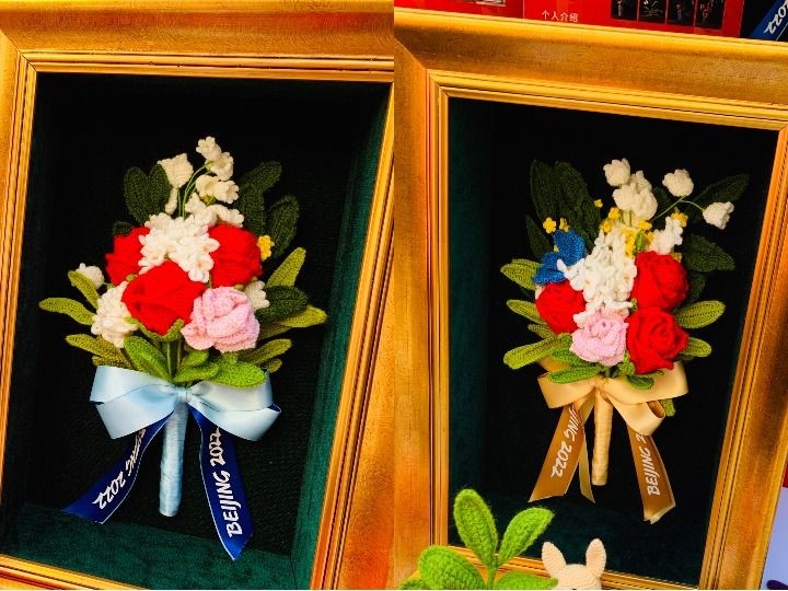 图左为北京冬奥会颁奖花束，图右为北京冬残奥会颁奖花束。