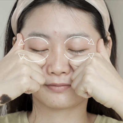 56615搓热手掌,温热眼眶,加速血液循环,帮助去水肿和黑眼圈.