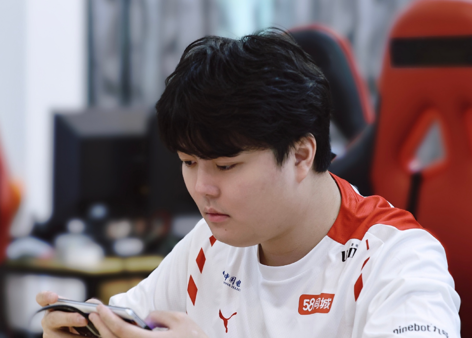 ag笑影首发被xyg零封边辅配合能把人看笑离季后赛越来越远