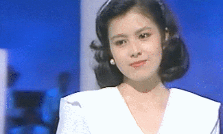 既有贵族小姐的生动灵气,又有