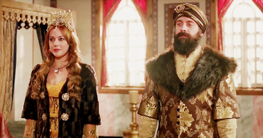 土剧《宏伟世纪》第一季原型,许蕾姆苏丹娜是个乌克兰人,她也是奥斯曼