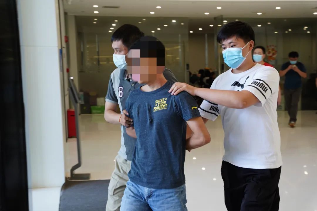 正版上架前盗版先运营？上海警方侦破一起侵犯大型游戏著作权案