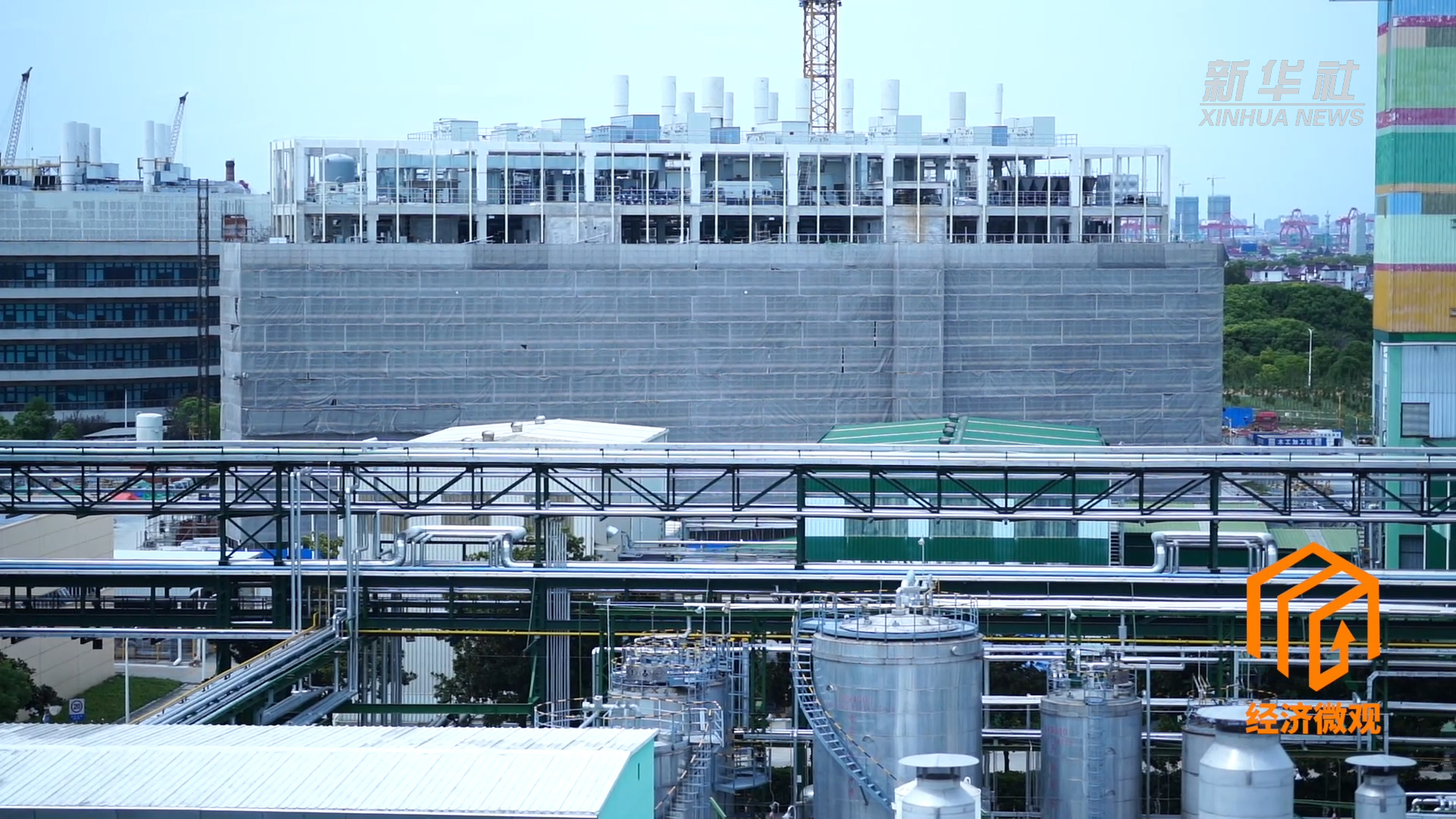 扬子石化-巴斯夫一体化生产基地的扩建……尽管面对全球经济增速放缓