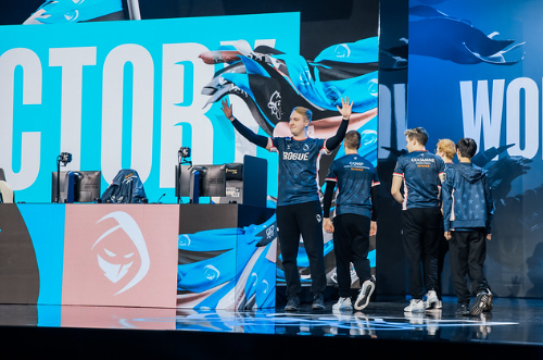 欧洲的最后希望！RGE拿到四胜成为C组第一个晋级八强队伍