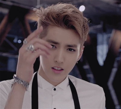 吴亦凡获刑13年,回顾他的半生,从顶流到阶下囚,被欲望猛烈反噬