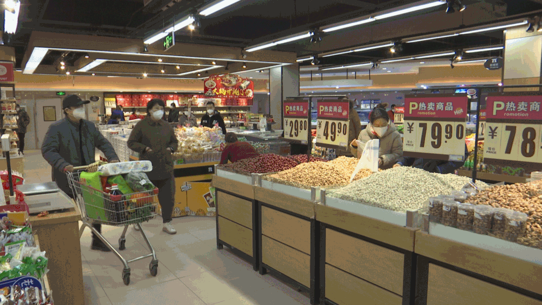 昌吉市10家大中型超市正常营业市民购物秩序井然