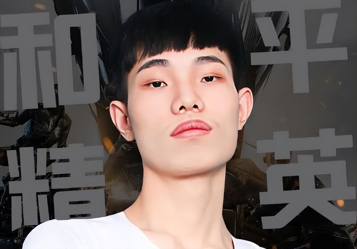 特别是鲨鱼哟这名主播的跳槽新闻这几天传的风风火火,鲨鱼在之前的