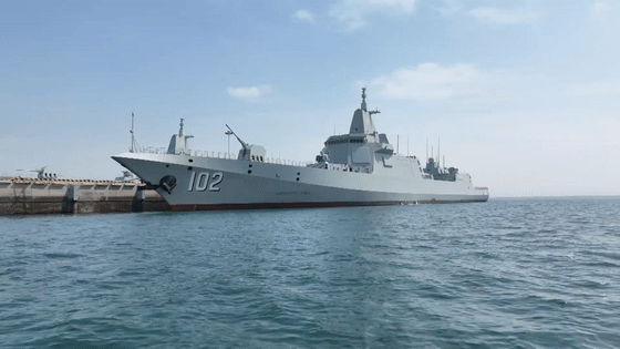 近年来103鞍山舰,104无锡舰105大连舰,106延安舰多艘055型驱逐舰陆续