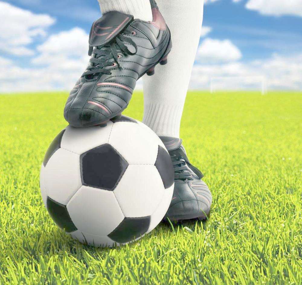 兹球迷在嘲讽国足前,应该先看看中国足球队主