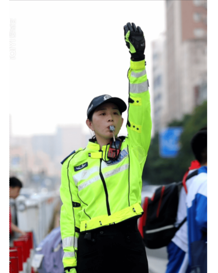 粤西首支这些湛江姑娘组成的女铁骑帅气又柔情