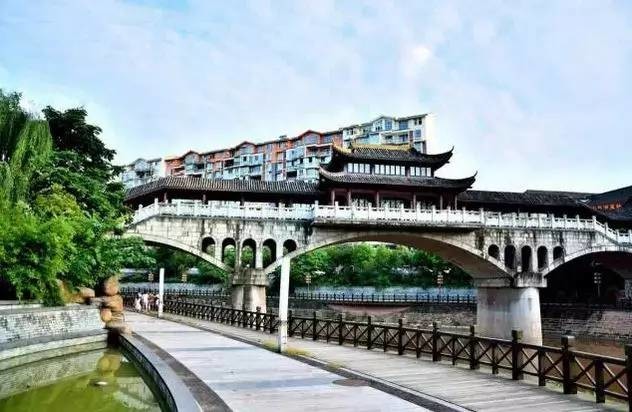 内江多少人口_内江职业技术学院(3)