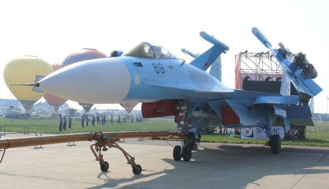 么中国载机歼15气动外形 需要模仿俄国苏33原