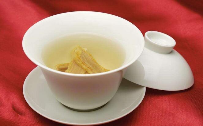 常喝黄芪汤,防病保健康杯黄芪水是老中医力荐