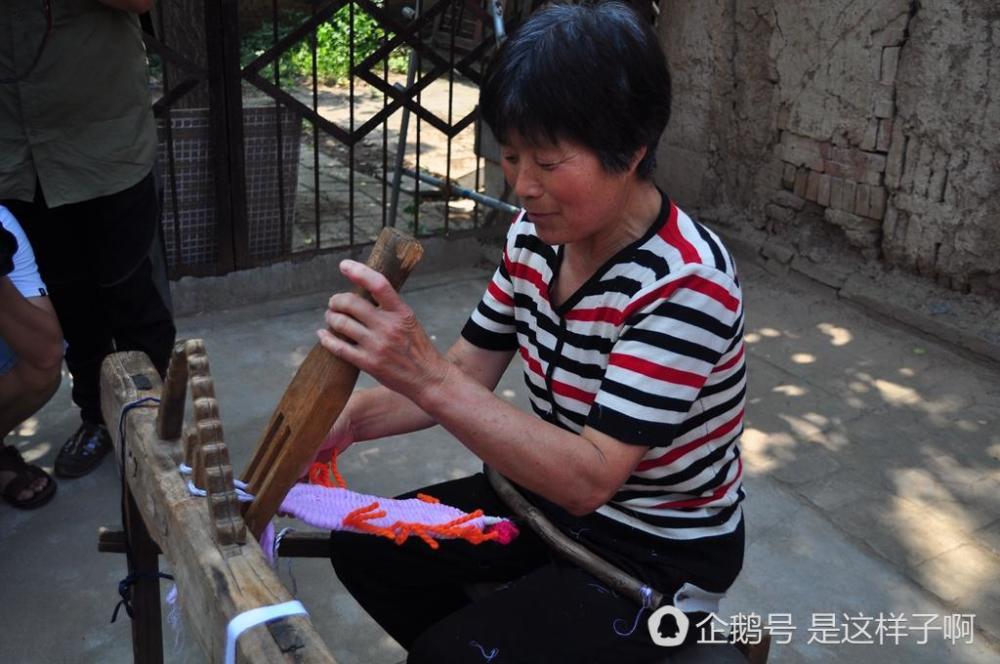 长安区农妇赵小明与她多彩布絮鞋的故事