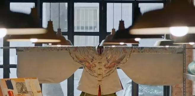 林志玲身着汉服惊艳时代广场,重塑东方之美的