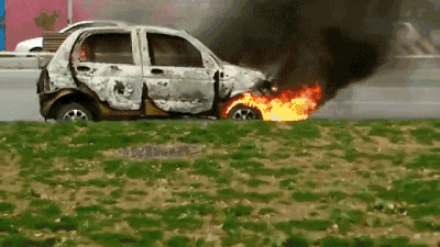 车子突然冒烟怎么办？三分钟迅速处理，关键时刻能救命！