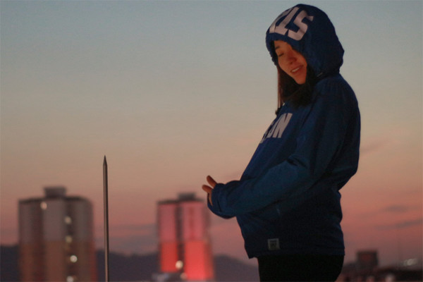 孕妇生下三胞胎,医生一番话激怒婆婆,病房里狂