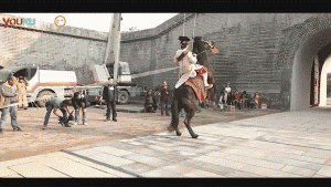 赵丽颖|不断被比较的杨幂和赵丽颖：00后都当影后了，85金花还在“暗战”