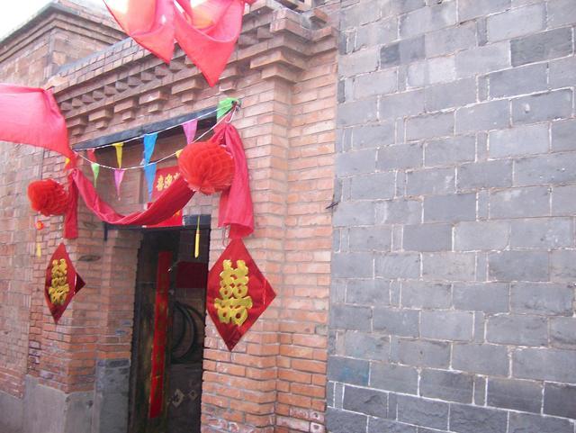 农村老人骗婚,将绝症女儿嫁给富小伙,结果洞房