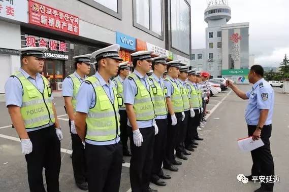 汪清交警:开展礼让斑马线劝导活动 让违章驾