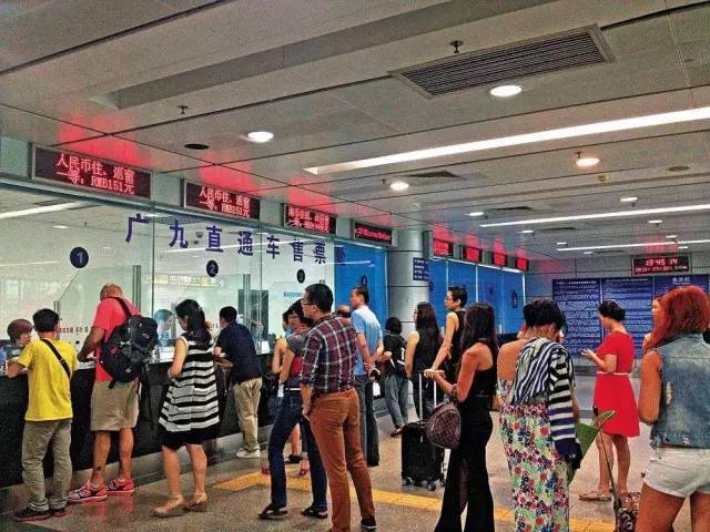 遭剧毒五步蛇攻击,这位老妈第一反应却是:能给