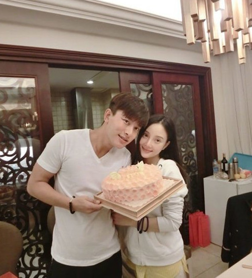 贾乃亮靠"善良"追上李小璐