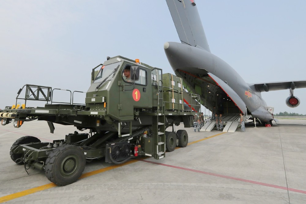 运20进行货物装载的照片-爱卡汽车网论坛