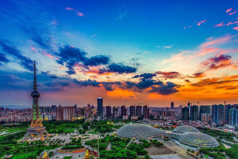 上海城市人口是多少_一家一套经适房 是开错的药方(3)