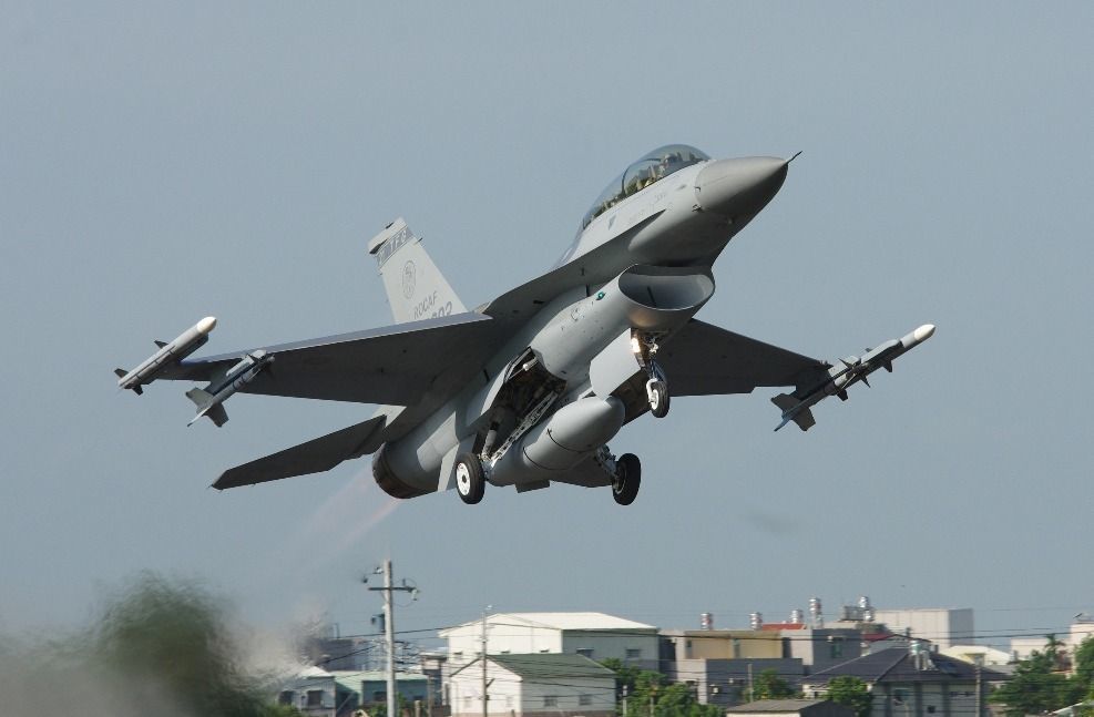 美国批准5亿美元对台军售 为台军f16战机提供训练与后勤支持