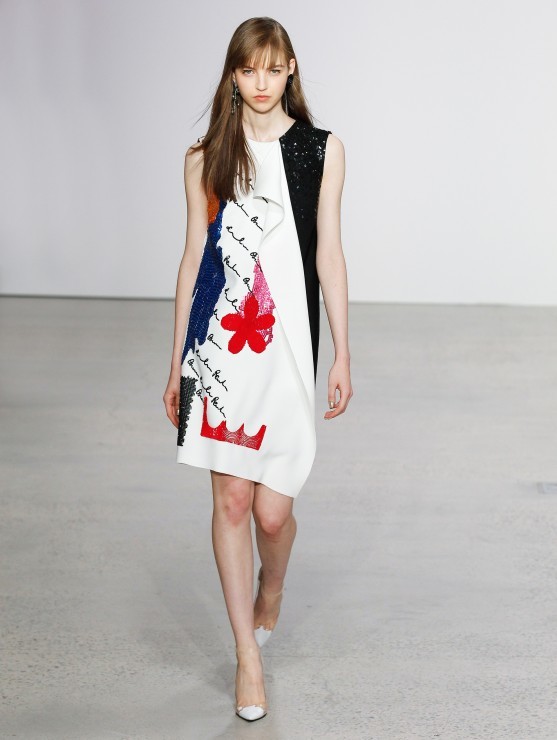 以服装为画布,随性泼洒色彩,洋溢着清新脱俗的艺术感