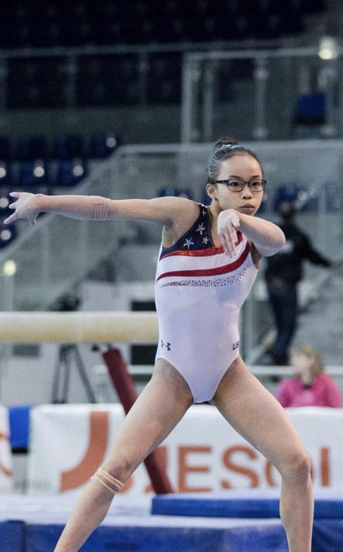 一对美国夫妻收养了一个2岁的广西女孩,14年后