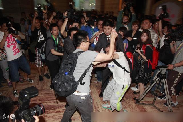 贝勒爷的视频:现在炫富就是土豪国庆中秋结婚