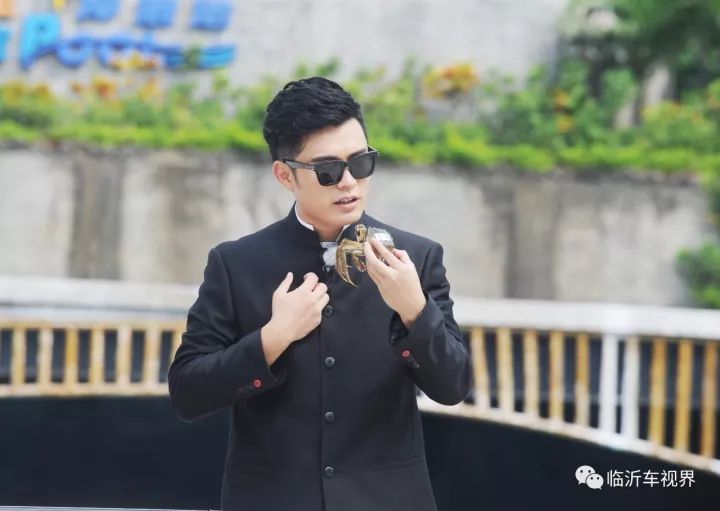 贱人曾小贤在剧中让人哭笑不得,生活中的百万