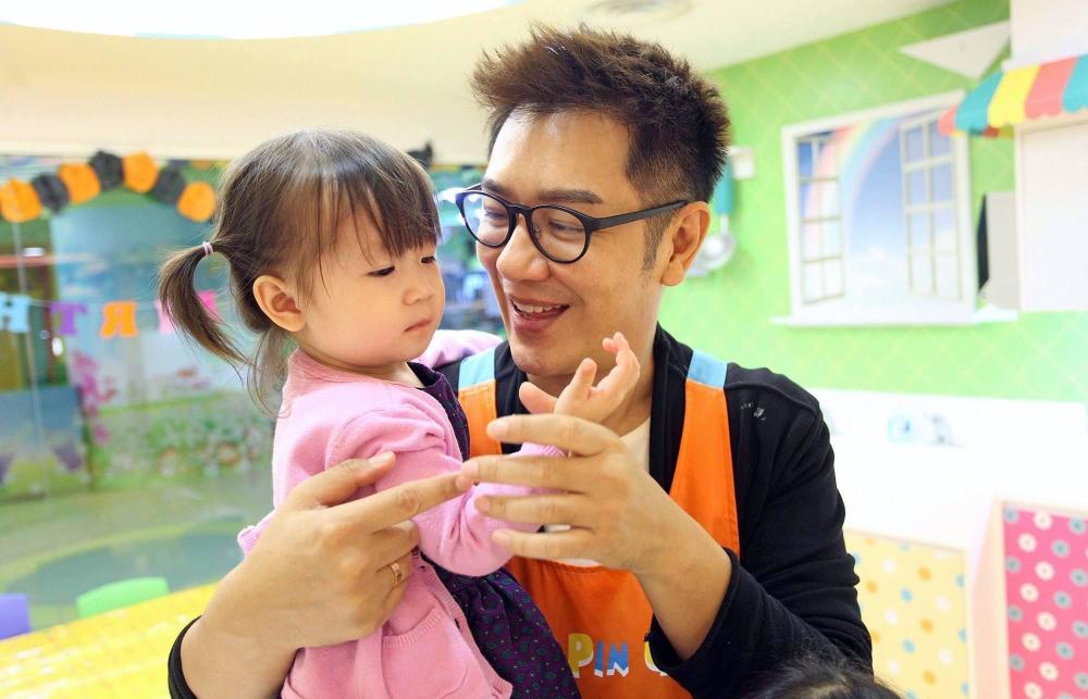 陈小春儿子学费13万读的是最贵贵族学校？吴绮莉陈浩民的才叫贵!
