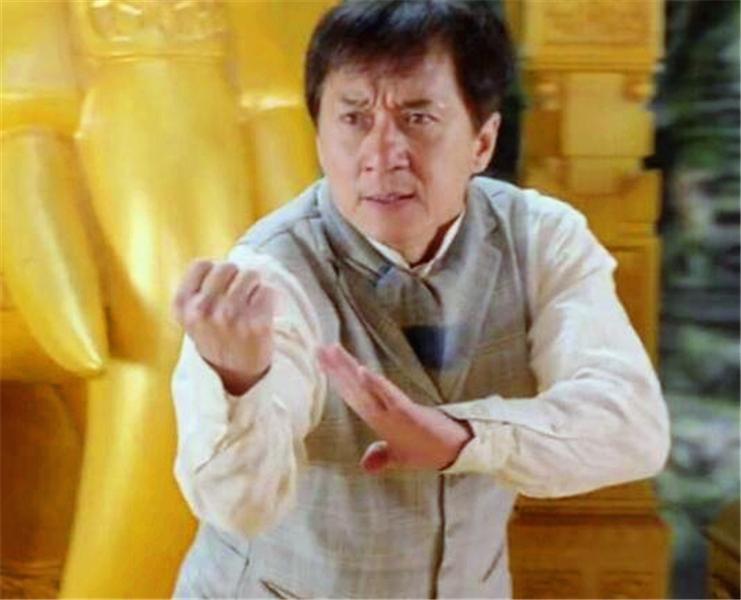 成龙今年多大年龄了?我们还能看他多少电影?