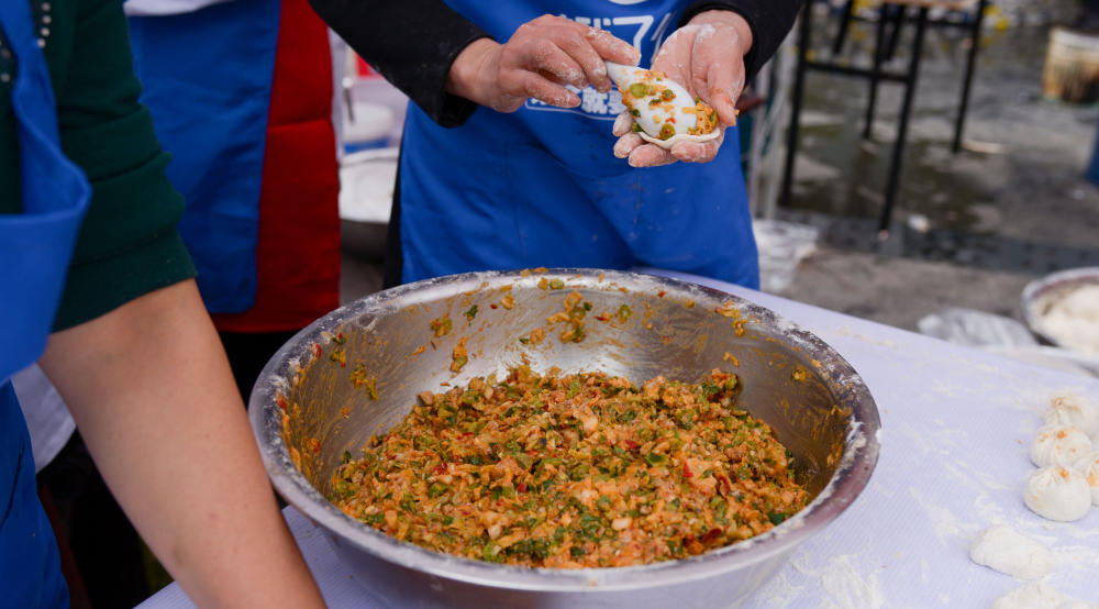 水煮包子一种包子的新做法,喜欢吃包子的人有