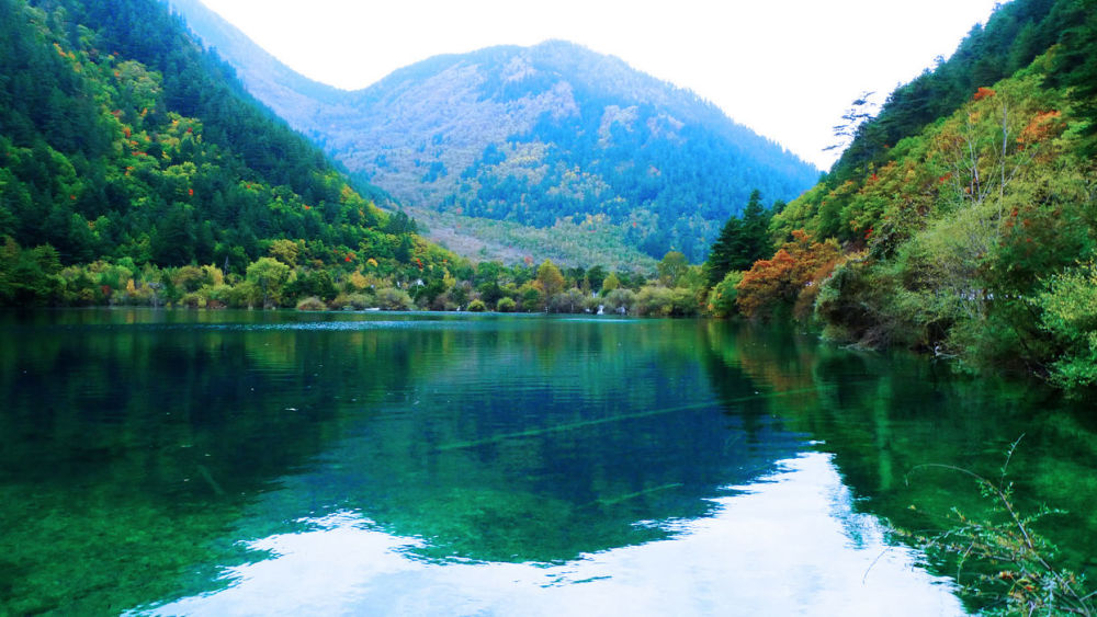 看看雲,看看湖曬曬太陽,發發呆而且9月正是暑期旅遊旺季之後,國慶旅遊