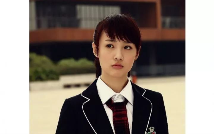 郑爽早期采访综艺感十足,实力模仿张翰、魏晨