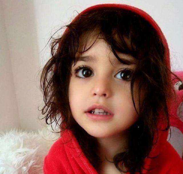 这些孩子拥有世界上最纯洁干净的眼睛,萌萌的眼神太漂亮了!