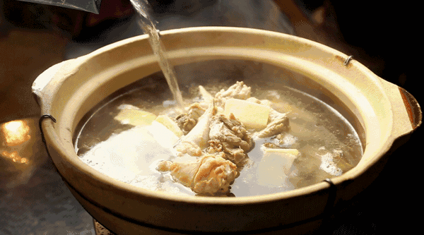 口水|过年＝长肉？喝口水都会胖？这真不是你的错…