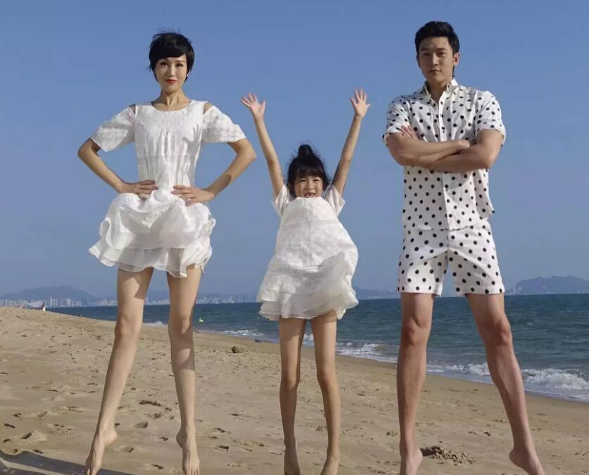 陆毅片场拍戏发脾气怒拍桌子,胡海锋满脸愤怒