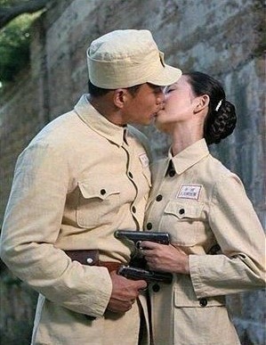 有32个零件,m1903马牌撸子是37个零件,m1906掌中雷也只有区区34个零件